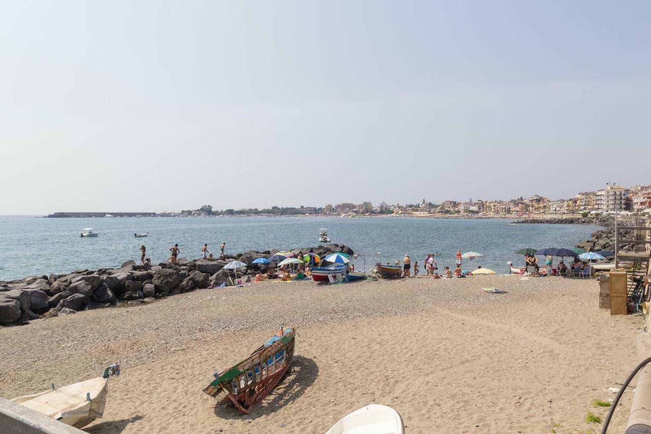 Casa Amica Lägenhet Giardini Naxos Exteriör bild