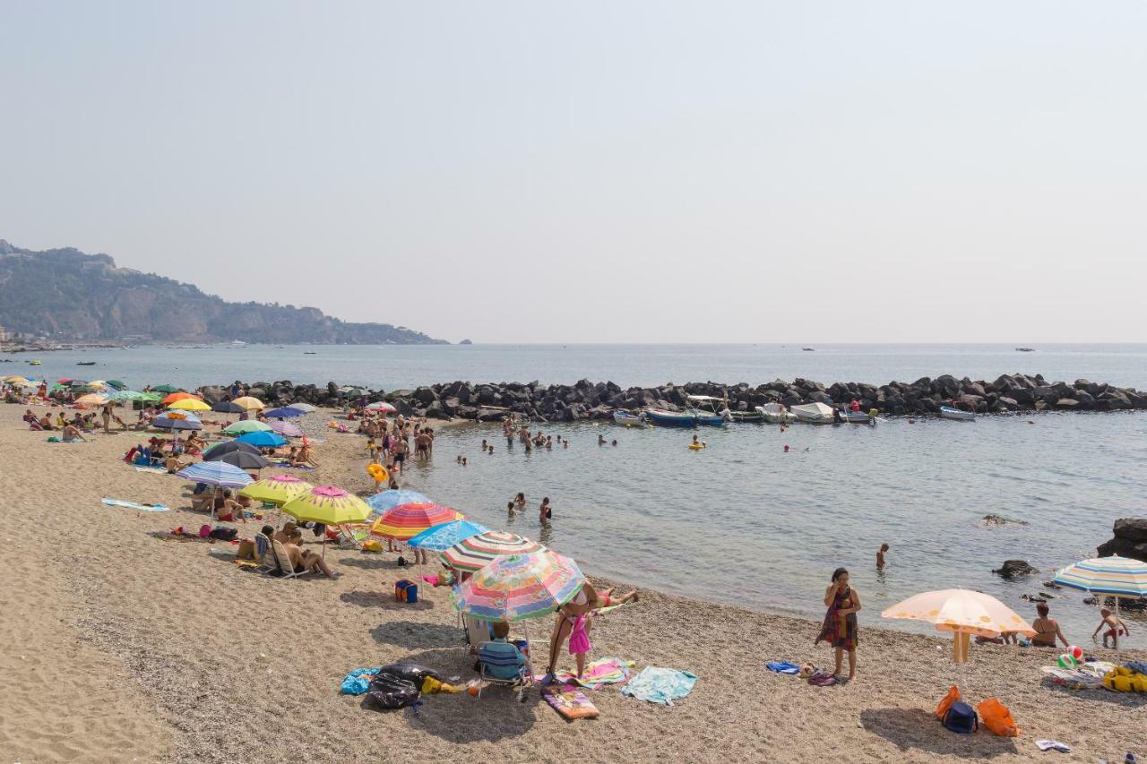 Casa Amica Lägenhet Giardini Naxos Exteriör bild