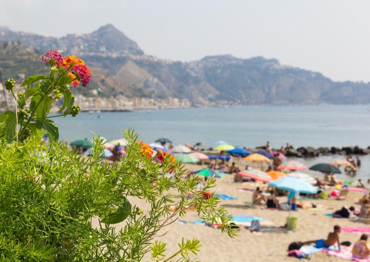 Casa Amica Lägenhet Giardini Naxos Exteriör bild