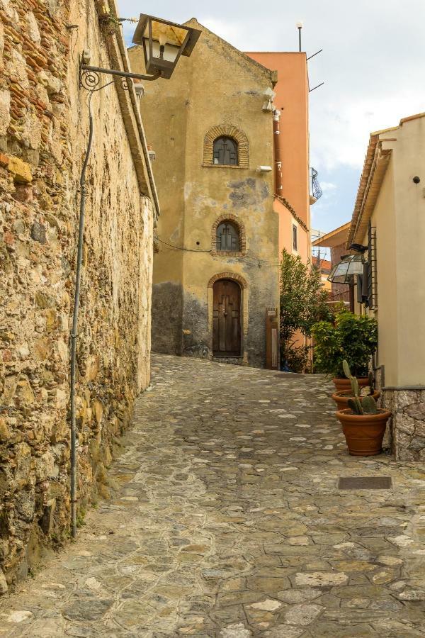 Casa Amica Lägenhet Giardini Naxos Exteriör bild